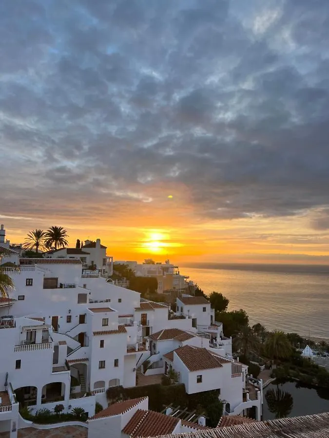 Burriana Playa Sea View Apartment نيرخا
